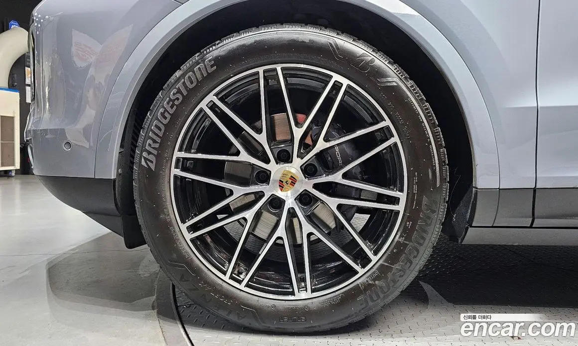 Porsche Cayenne 2024 3.0 автомат (гидро), фото 5