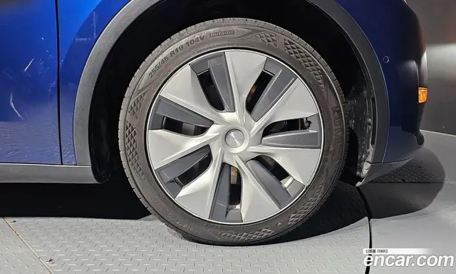 Tesla Model Y 2021 0.2 автомат (гидро), миниатюра 6 Tesla Model Y 2021 0.2 автомат (гидро), миниатюра 6