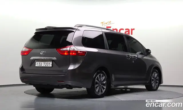 Toyota Sienna 2019 3.5 автомат (гидро), миниатюра 2