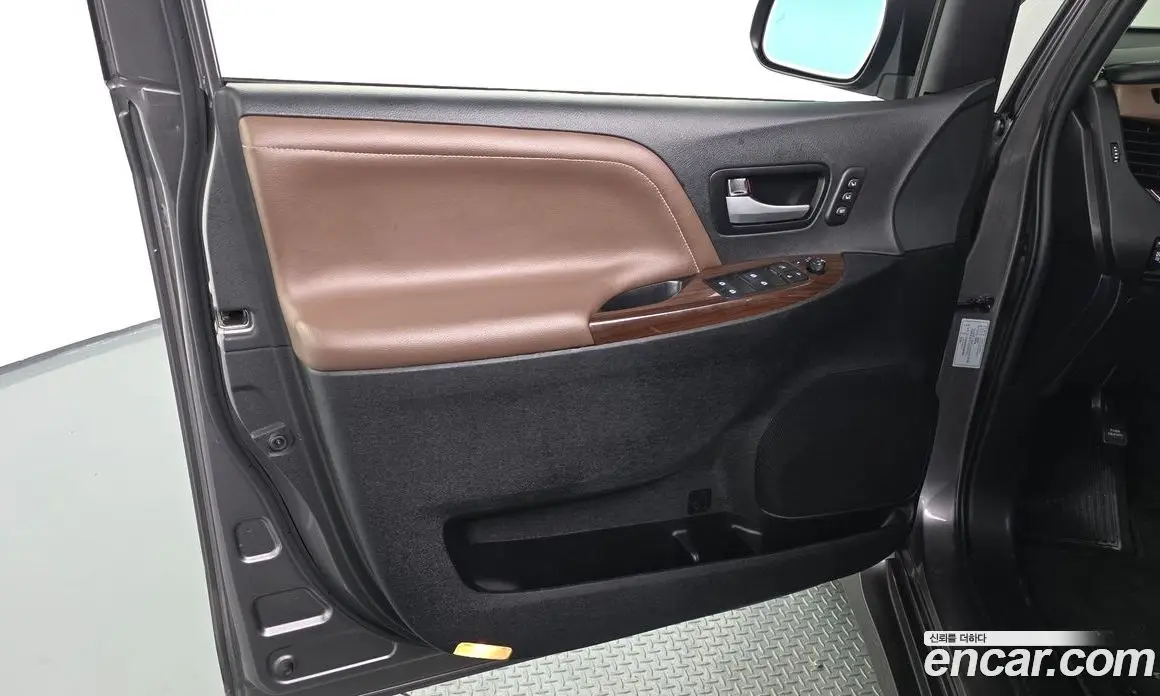 Toyota Sienna 2019 3.5 автомат (гидро), фото 14