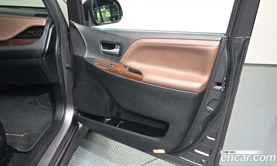 Toyota Sienna 2019 3.5 автомат (гидро), фото 15