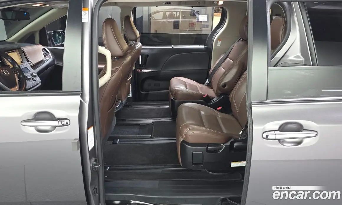 Toyota Sienna 2019 3.5 автомат (гидро), фото 16