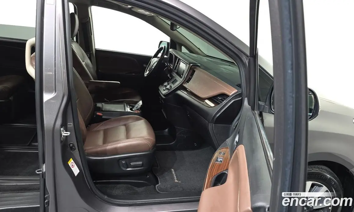 Toyota Sienna 2019 3.5 автомат (гидро), фото 17