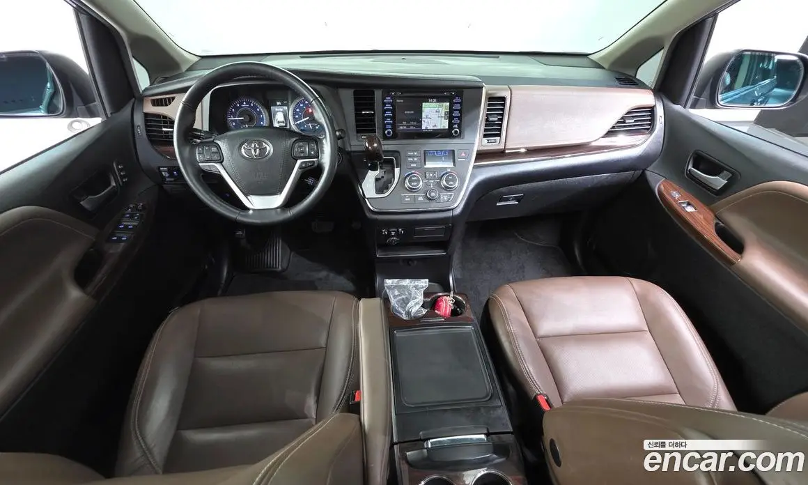 Toyota Sienna 2019 3.5 автомат (гидро), фото 10