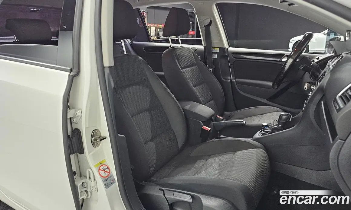 Volkswagen Golf 2012 1.6 автомат (гидро), фото 15