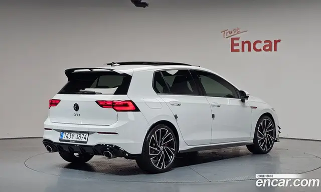 Volkswagen Golf, 2024, 10 426 км