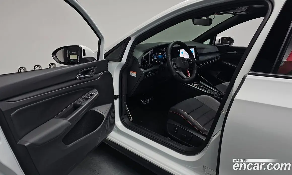 Volkswagen Golf 2024 2.0 автомат (гидро), фото 12