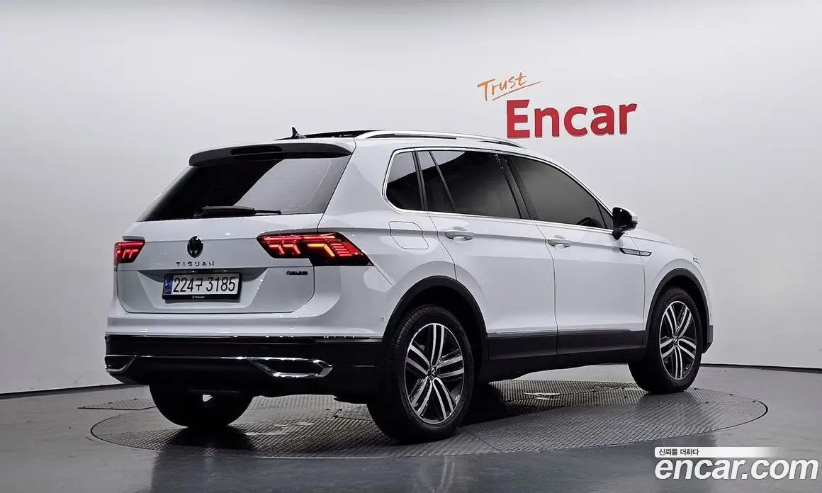 Volkswagen Tiguan 2023 2.0 автомат (гидро), фото 1 Volkswagen Tiguan 2023 2.0 автомат (гидро), фото 1
