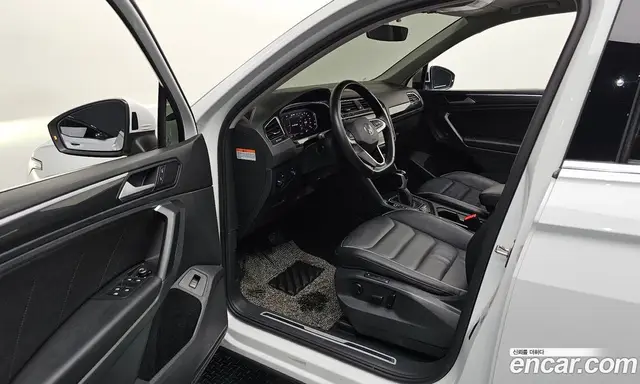 Volkswagen Tiguan 2023 2.0 автомат (гидро), миниатюра 12