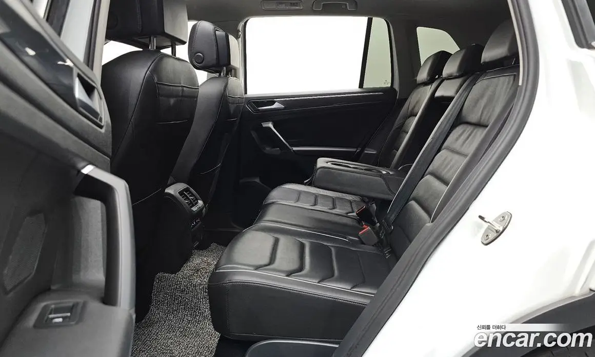 Volkswagen Tiguan 2023 2.0 автомат (гидро), фото 16 Volkswagen Tiguan 2023 2.0 автомат (гидро), фото 16