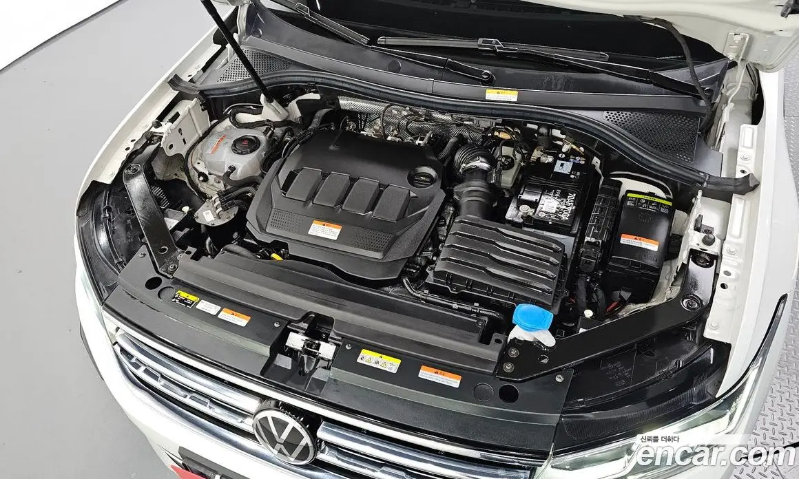 Volkswagen Tiguan 2023 2.0 автомат (гидро), фото 5 Volkswagen Tiguan 2023 2.0 автомат (гидро), фото 5