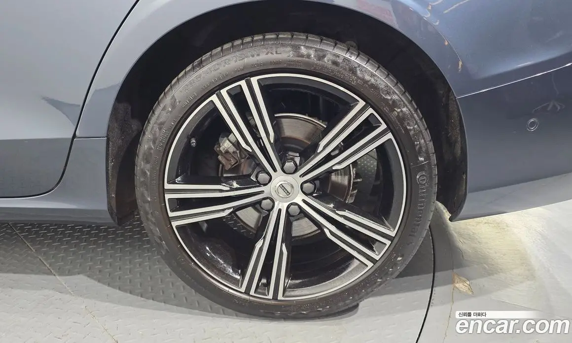 Volvo S60 2021 2.0 автомат (гидро), фото 7 Volvo S60 2021 2.0 автомат (гидро), фото 7