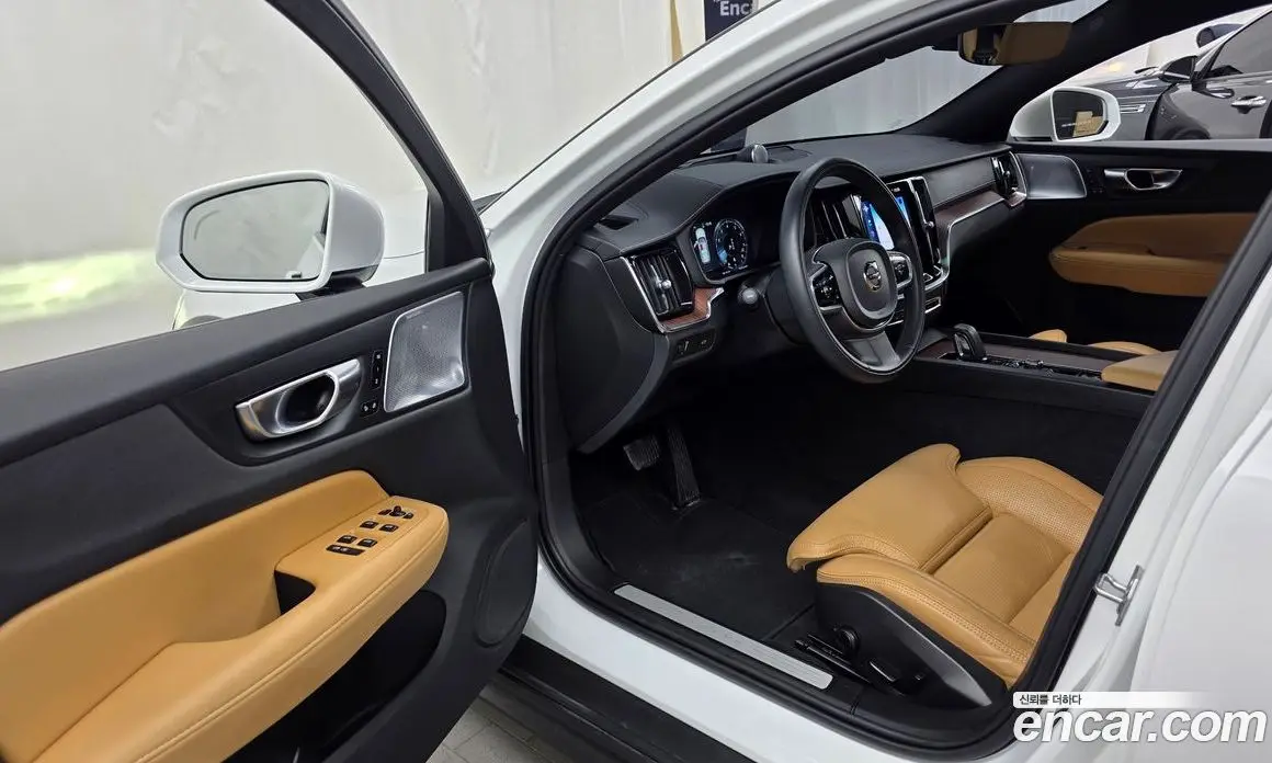 Volvo V60 2021 2.0 автомат (гидро), фото 13 Volvo V60 2021 2.0 автомат (гидро), фото 13