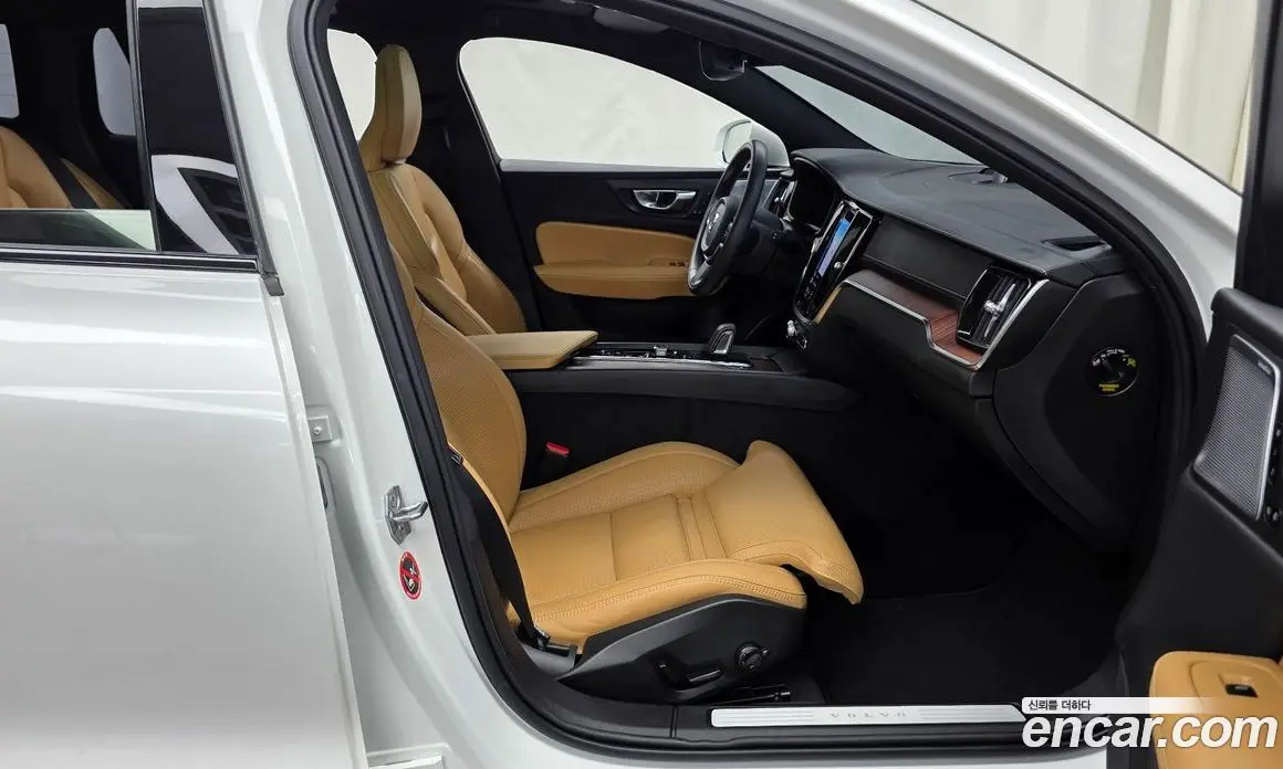 Volvo V60 2021 2.0 автомат (гидро), фото 16 Volvo V60 2021 2.0 автомат (гидро), фото 16