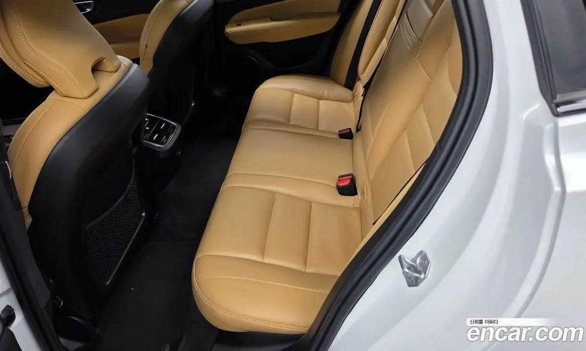 Volvo V60 2021 2.0 автомат (гидро), фото 17 Volvo V60 2021 2.0 автомат (гидро), фото 17