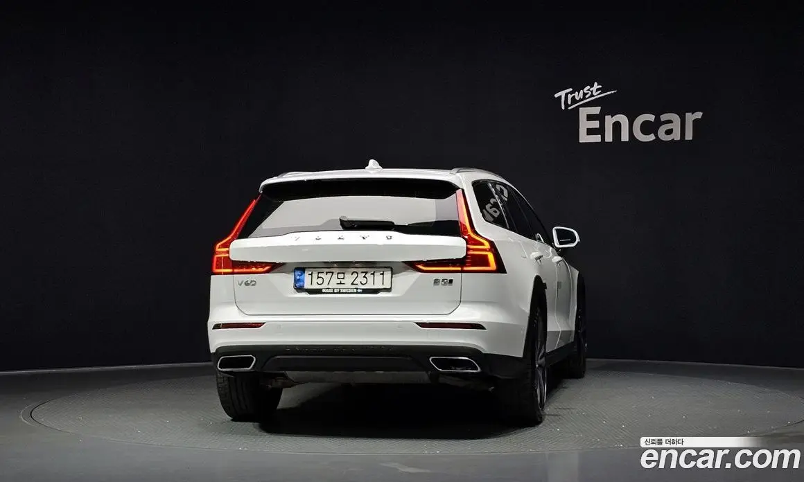 Volvo V60 2021 2.0 автомат (гидро), фото 4 Volvo V60 2021 2.0 автомат (гидро), фото 4
