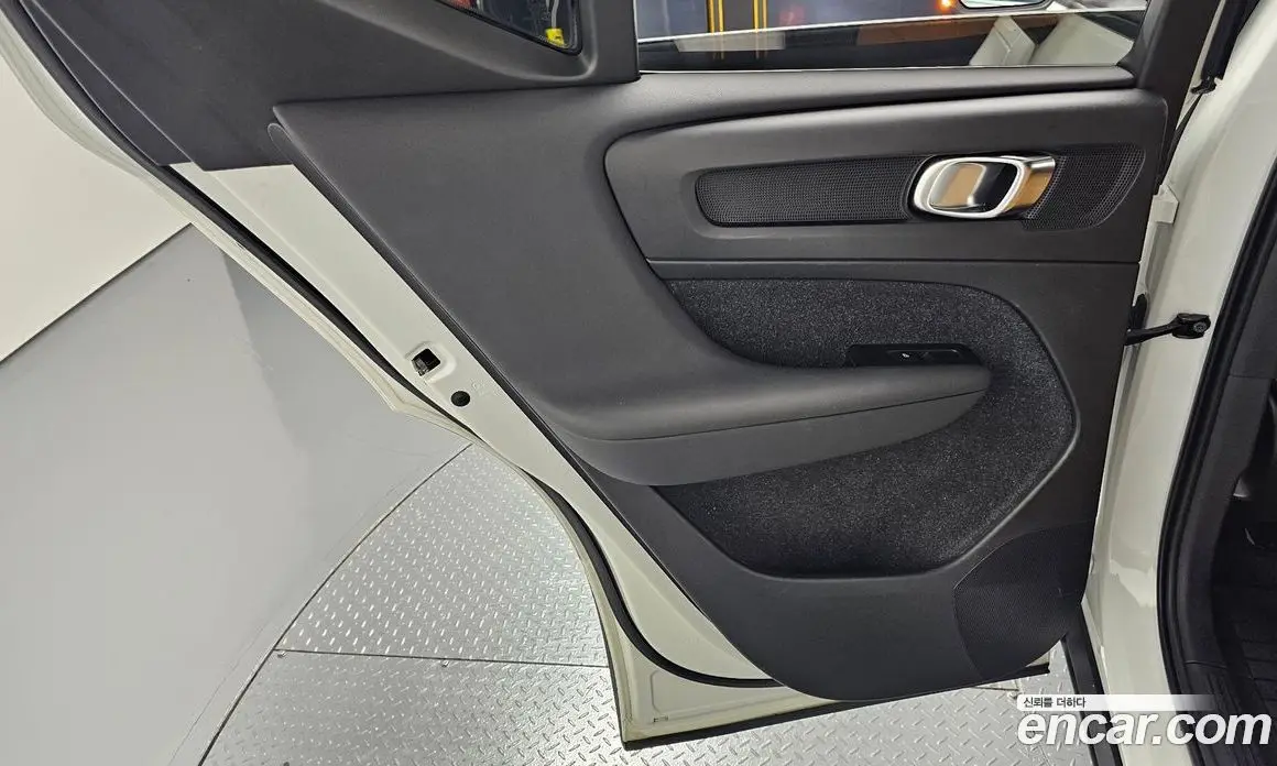 Volvo XC40 2021 2.0 автомат (гидро), фото 14 Volvo XC40 2021 2.0 автомат (гидро), фото 14