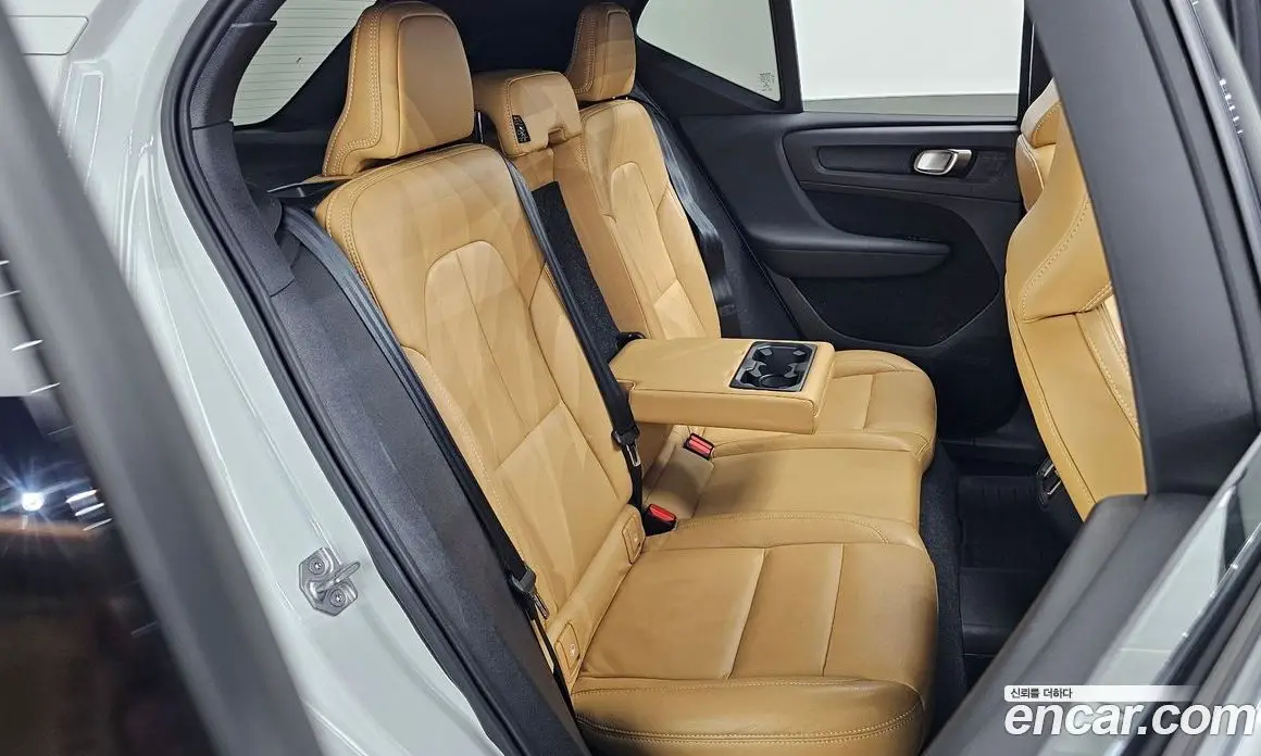 Volvo XC40 2021 2.0 автомат (гидро), фото 15 Volvo XC40 2021 2.0 автомат (гидро), фото 15
