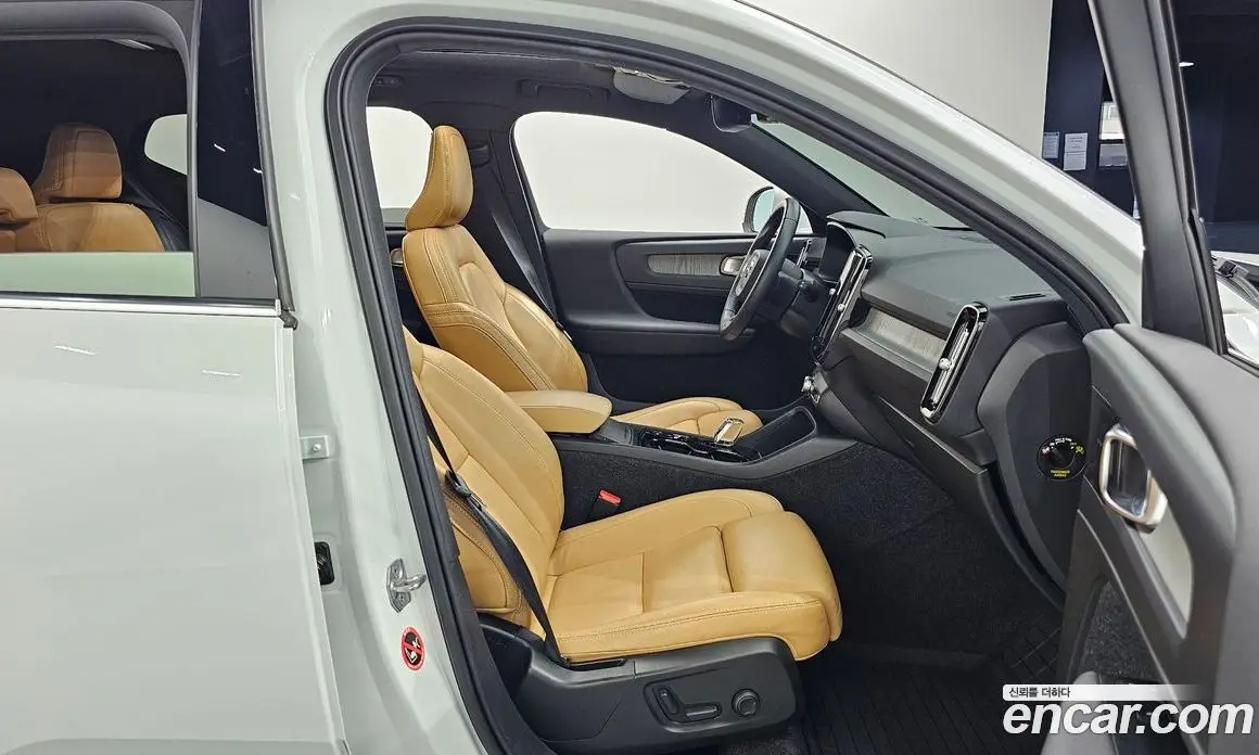 Volvo XC40 2021 2.0 автомат (гидро), фото 16 Volvo XC40 2021 2.0 автомат (гидро), фото 16
