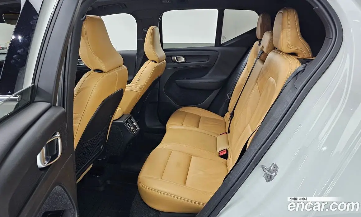 Volvo XC40 2021 2.0 автомат (гидро), фото 17 Volvo XC40 2021 2.0 автомат (гидро), фото 17