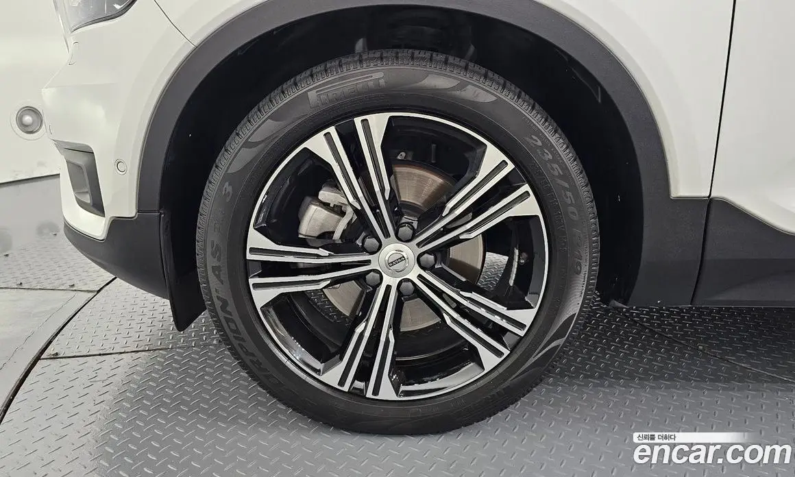 Volvo XC40 2021 2.0 автомат (гидро), фото 4 Volvo XC40 2021 2.0 автомат (гидро), фото 4