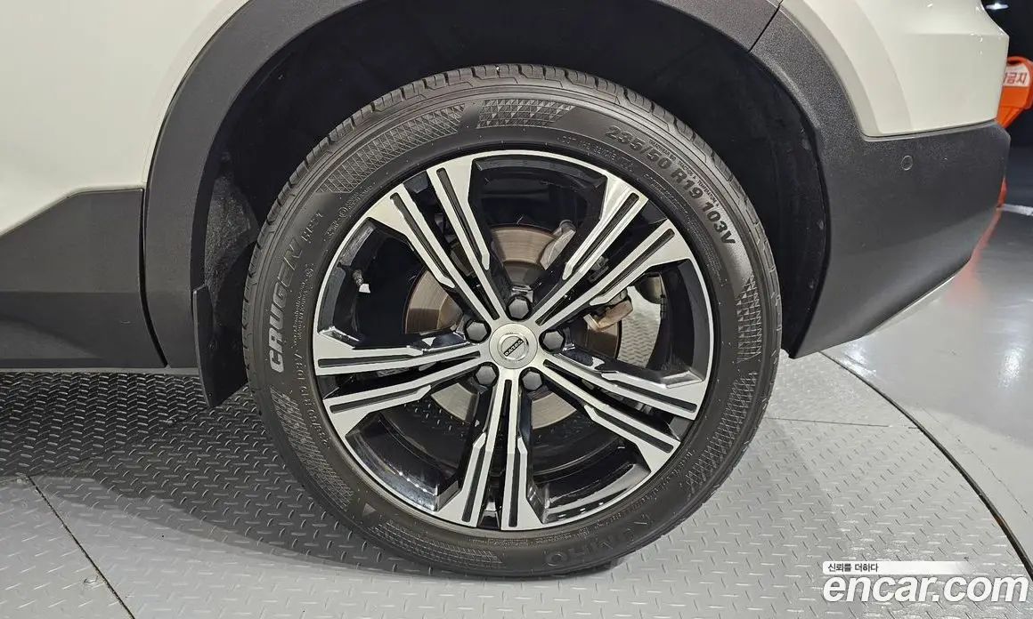 Volvo XC40 2021 2.0 автомат (гидро), фото 6 Volvo XC40 2021 2.0 автомат (гидро), фото 6