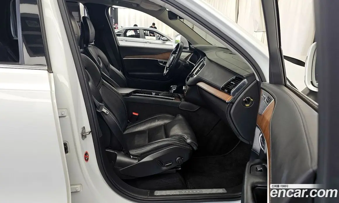Volvo XC90 2017 2.0 автомат (гидро), фото 17 Volvo XC90 2017 2.0 автомат (гидро), фото 17