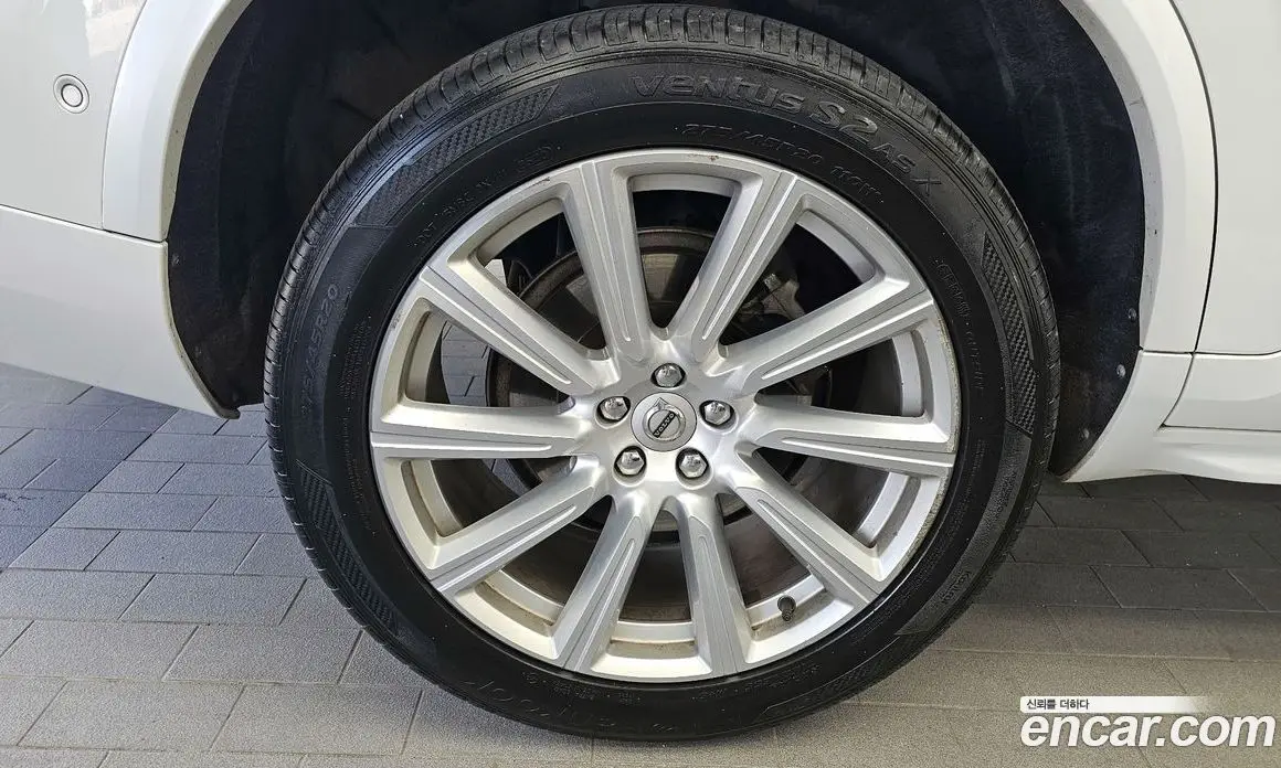 Volvo XC90 2017 2.0 автомат (гидро), фото 5 Volvo XC90 2017 2.0 автомат (гидро), фото 5
