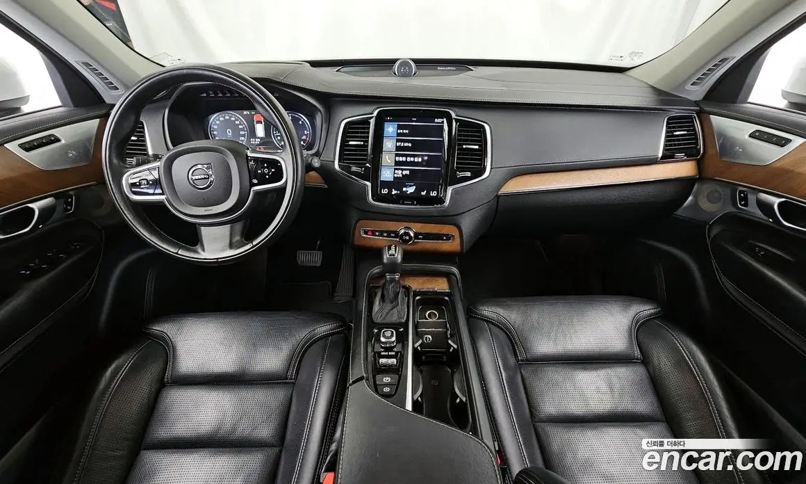 Volvo XC90 2017 2.0 автомат (гидро), фото 10 Volvo XC90 2017 2.0 автомат (гидро), фото 10