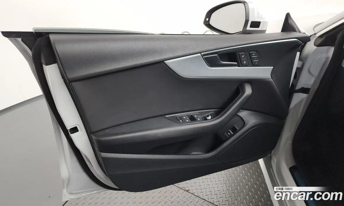 Audi A5 2023 2.0 автомат (гидро), фото 14