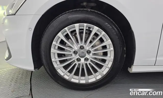 Audi A6 2020 2.0 автомат (гидро), миниатюра 5