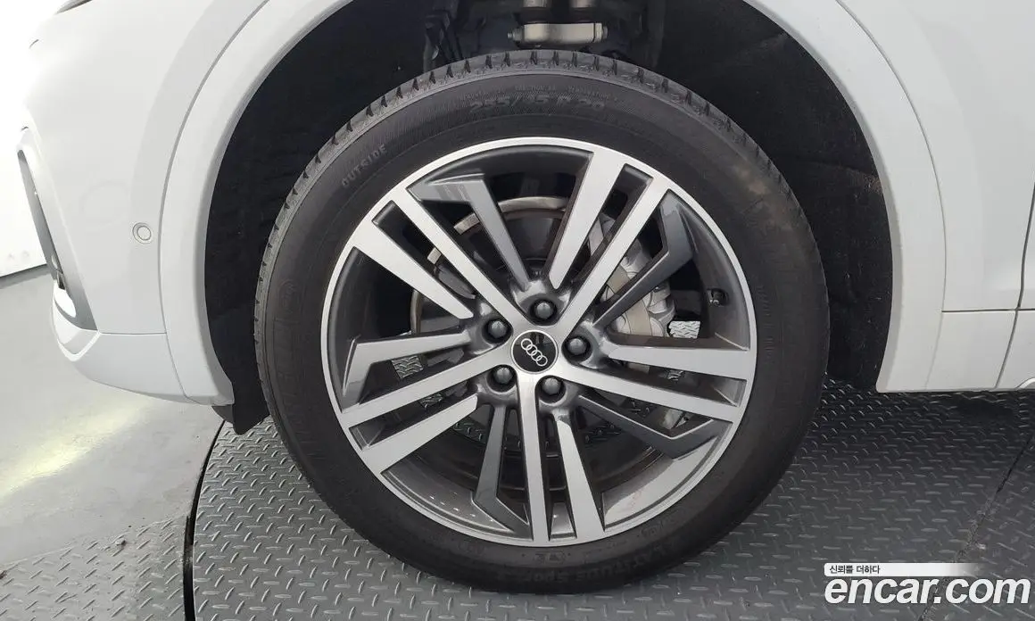 Audi Q5 2021 2.0 автомат (гидро), фото 5