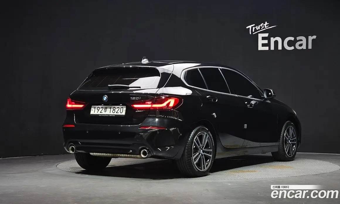 BMW 1 серия 2022 2.0 автомат (гидро), фото 2 BMW 1 серия 2022 2.0 автомат (гидро), фото 2