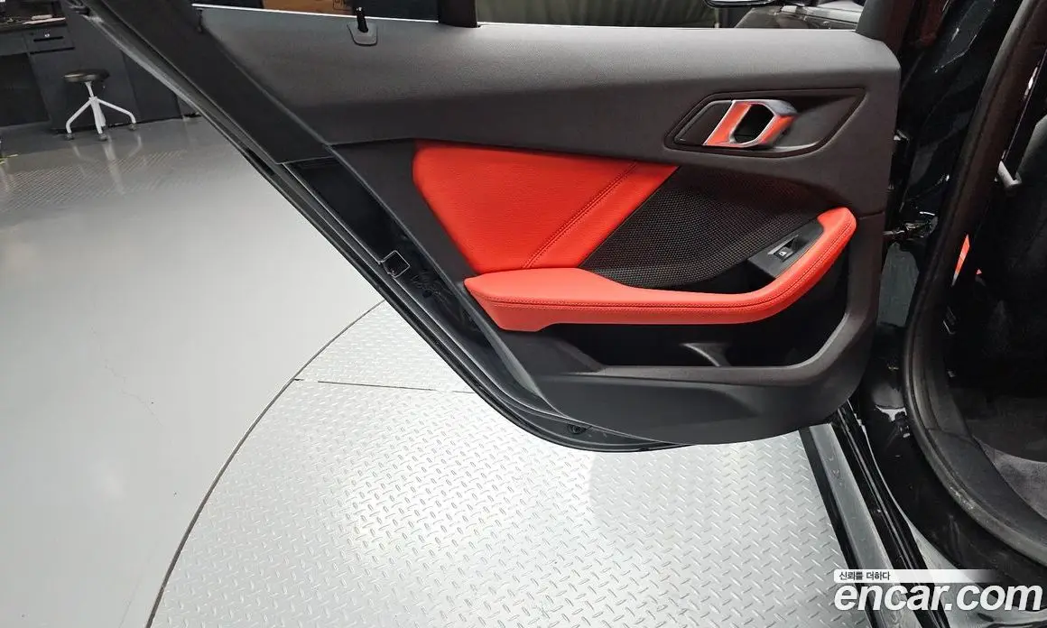 BMW 1 серия 2023 2.0 автомат (гидро), фото 14 BMW 1 серия 2023 2.0 автомат (гидро), фото 14