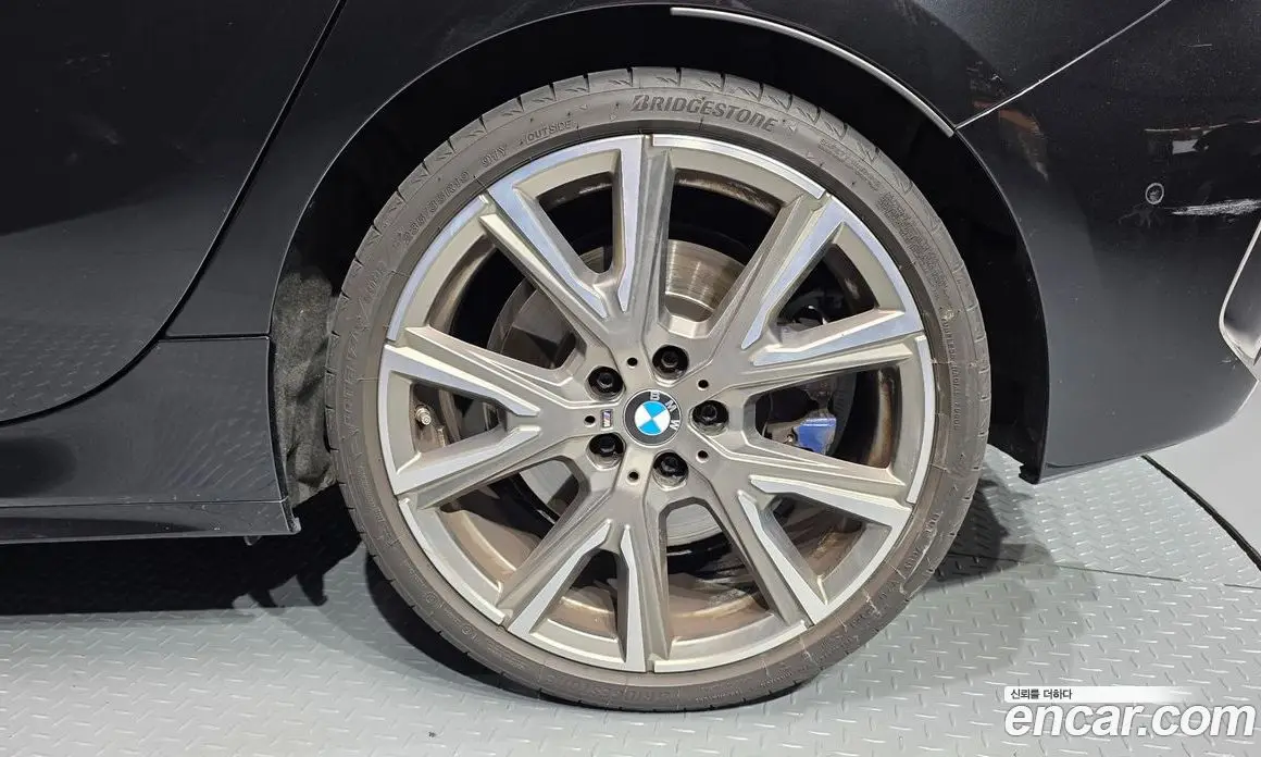 BMW 1 серия 2023 2.0 автомат (гидро), фото 6 BMW 1 серия 2023 2.0 автомат (гидро), фото 6