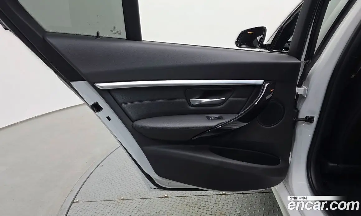 BMW 3 серия 2018 2.0 автомат (гидро), фото 15 BMW 3 серия 2018 2.0 автомат (гидро), фото 15
