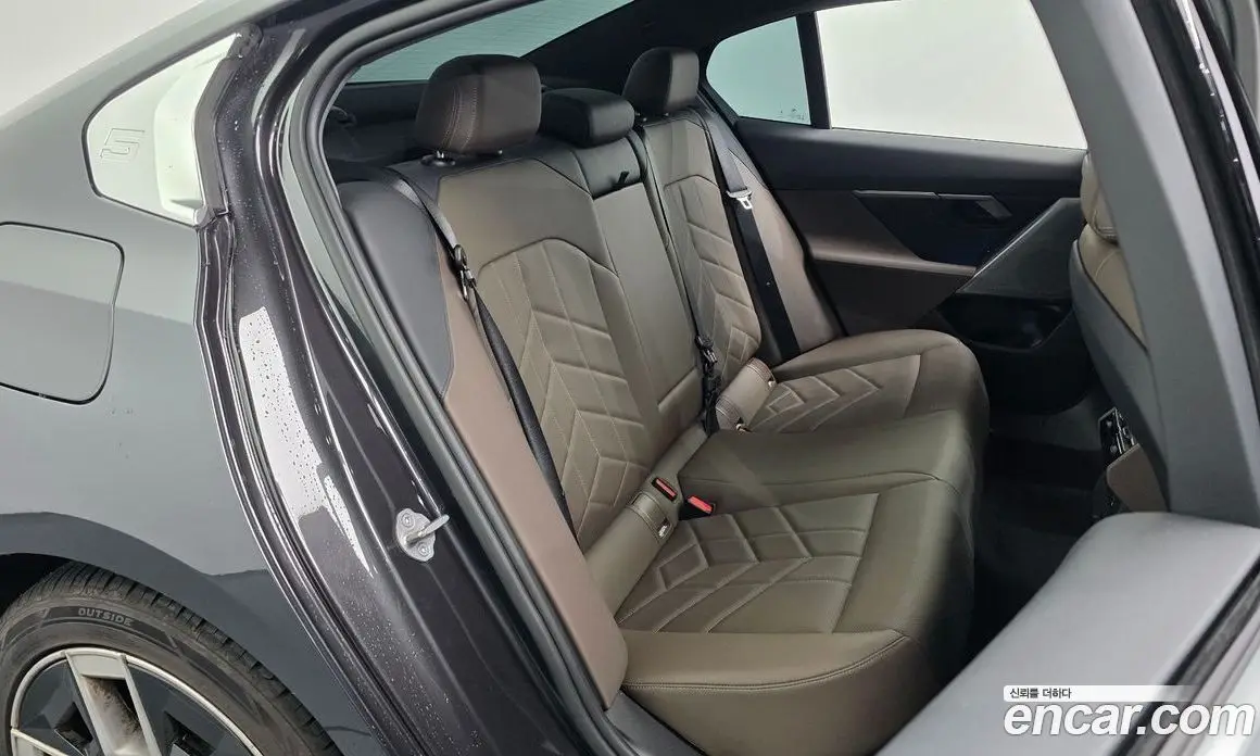 BMW 5 серия 2023 2.0 автомат (гидро), фото 16