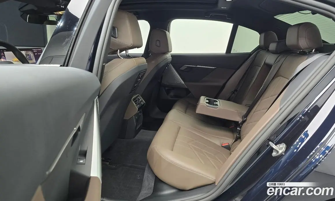 BMW 5 серия 2024 2.0 автомат (гидро), фото 18