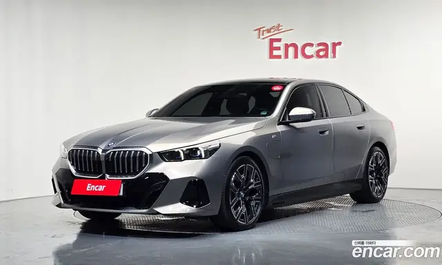 BMW 5 серия, 2025, 8 555 км
