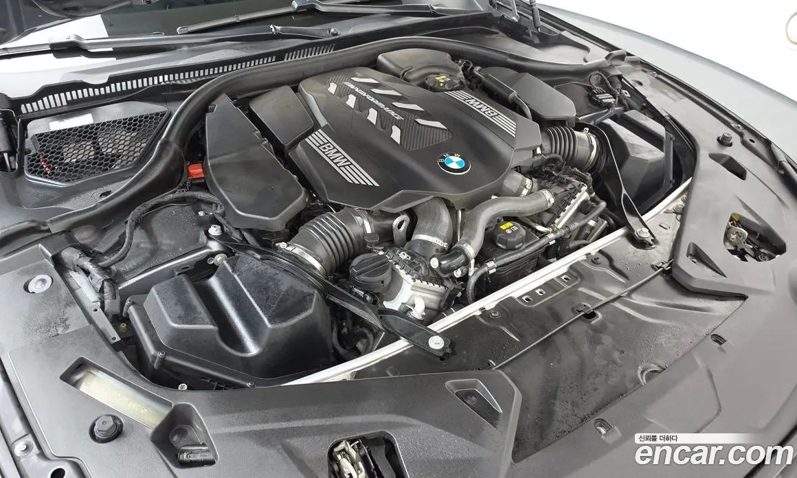 BMW 8 серия 2022 4.4 автомат (гидро), фото 6 BMW 8 серия 2022 4.4 автомат (гидро), фото 6