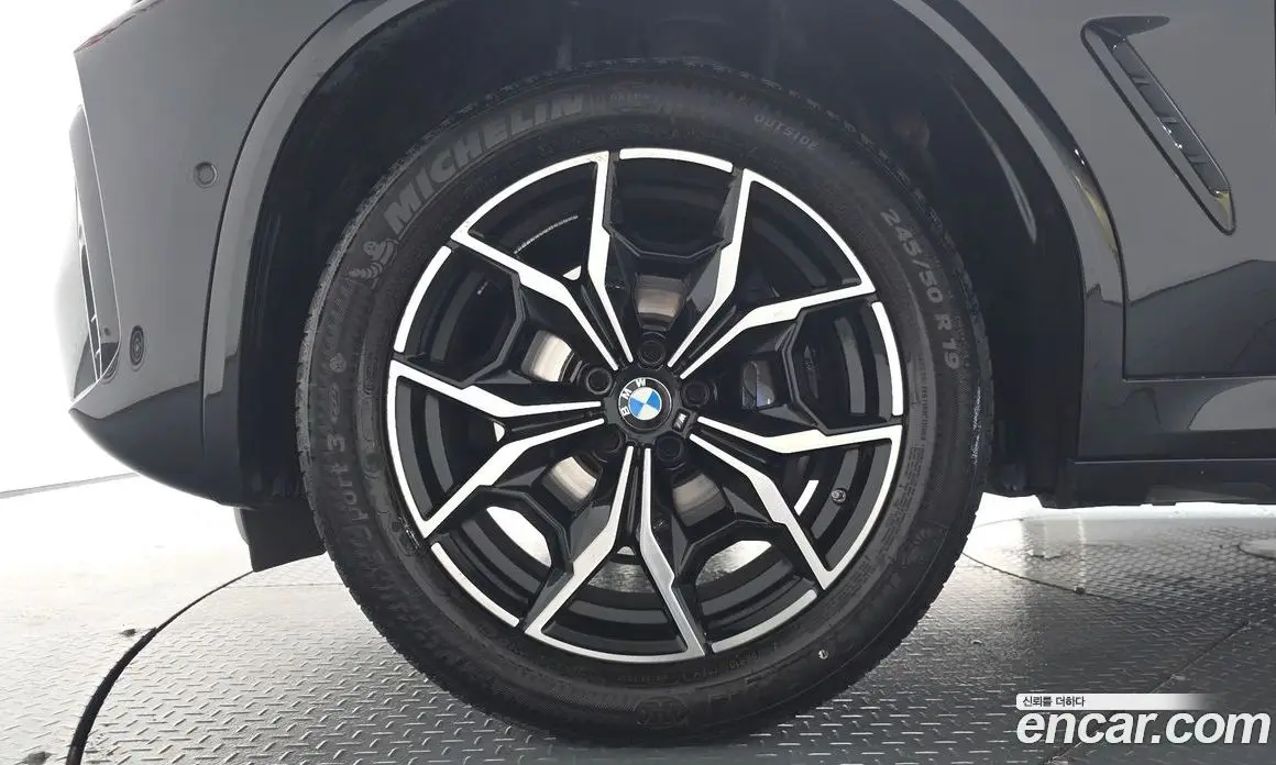 BMW X4 2024 2.0 автомат (гидро), фото 4 BMW X4 2024 2.0 автомат (гидро), фото 4