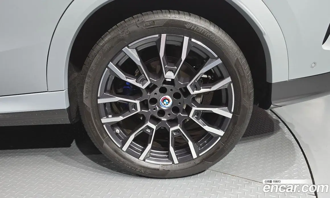 BMW X6 2024 3.0 автомат (гидро), фото 7