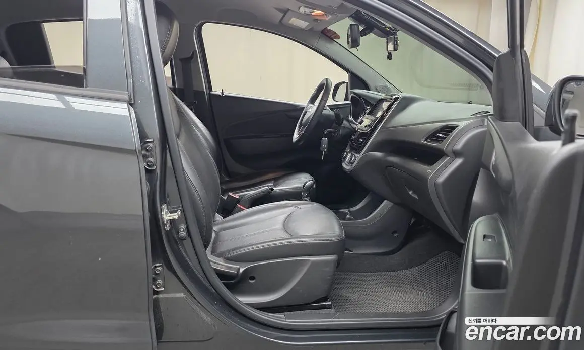 Chevrolet Spark 2016 1.0 автомат (робот), фото 16
