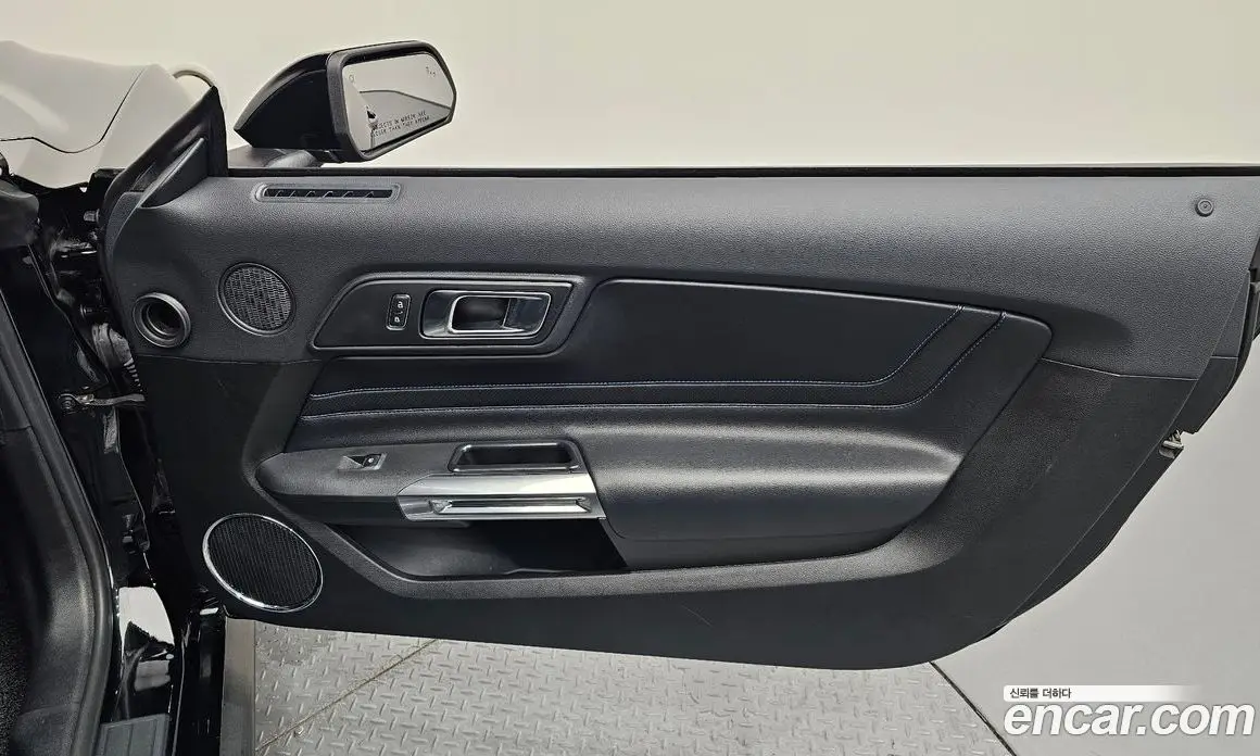 Ford Mustang 2022 2.3 автомат (гидро), фото 15