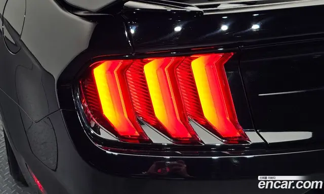 Ford Mustang 2022 2.3 автомат (гидро), миниатюра 9