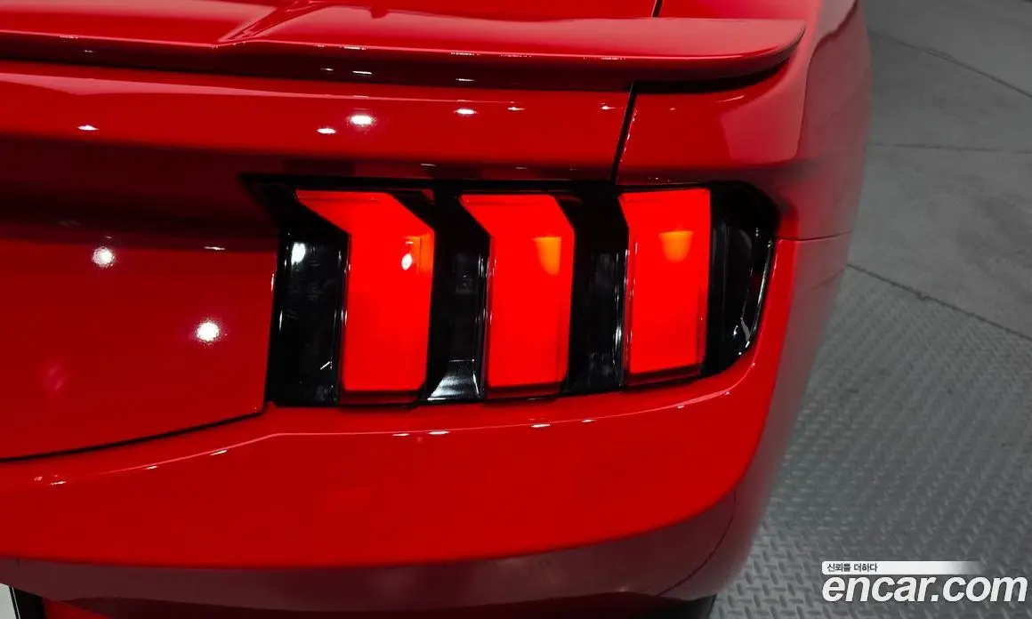 Ford Mustang 2025 2.3 автомат (гидро), фото 9
