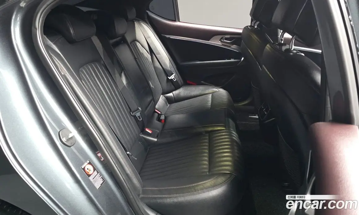 Genesis G70 2019 2.0 автомат (гидро), фото 17 Genesis G70 2019 2.0 автомат (гидро), фото 17