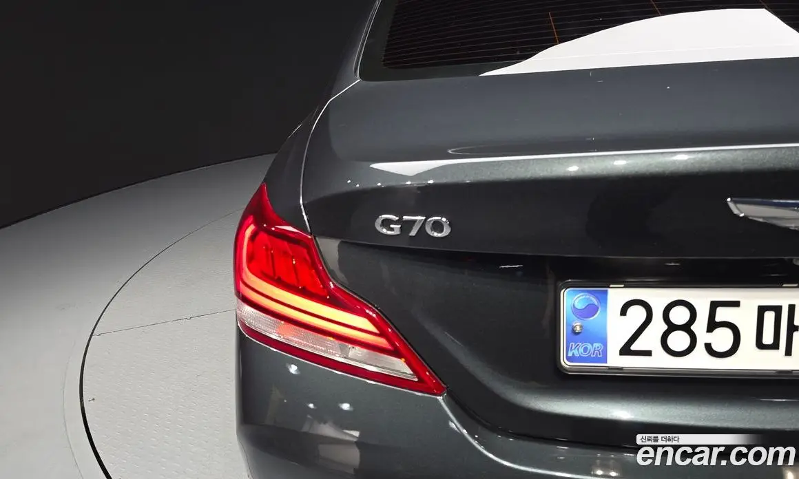 Genesis G70 2019 2.0 автомат (гидро), фото 9 Genesis G70 2019 2.0 автомат (гидро), фото 9