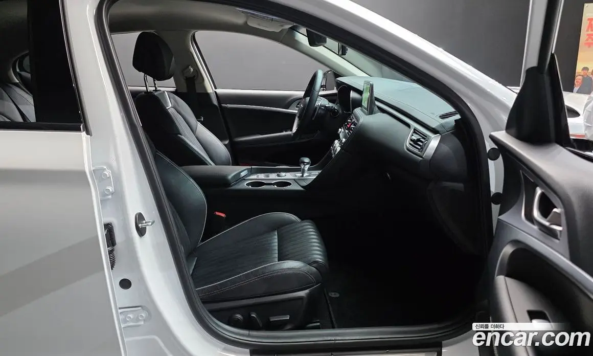 Genesis G70 2020 2.0 автомат (гидро), фото 16 Genesis G70 2020 2.0 автомат (гидро), фото 16