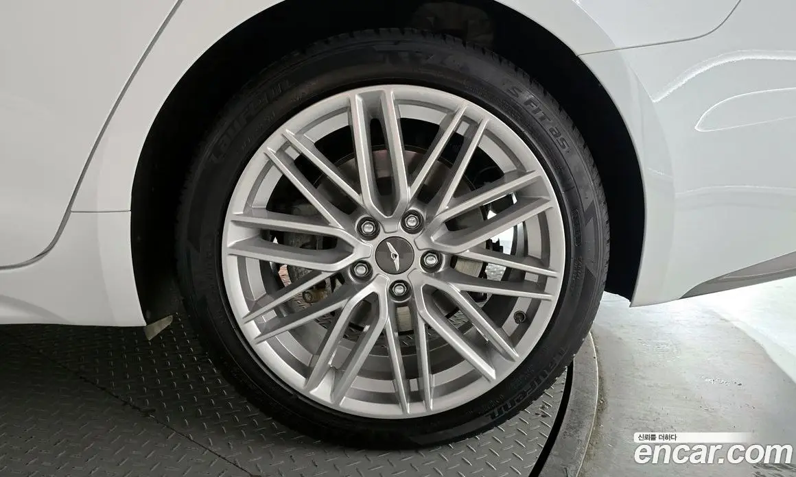 Genesis G70 2020 2.0 автомат (гидро), фото 7 Genesis G70 2020 2.0 автомат (гидро), фото 7